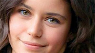 هذه الطفلة أصبحت فنانة عالمية شهيرة شديدة الجمال؟ تفاصيل مهمة عنها