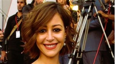 هوية العريس صدمت الجميع.. الصور الأولى من حفل زفاف الفنانة منة شلبي بعمر 42 عام